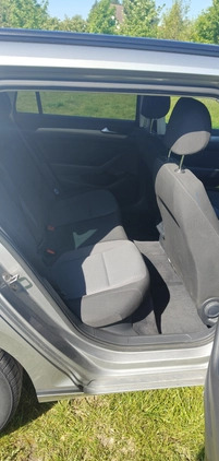 Volkswagen Passat cena 42900 przebieg: 241000, rok produkcji 2014 z Luboń małe 37